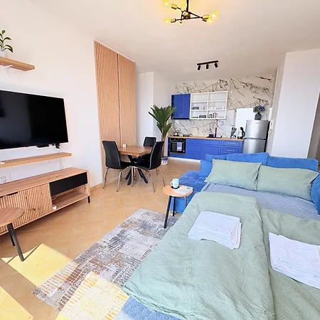 204 Azure Gold Panoramic Sea View Durrës